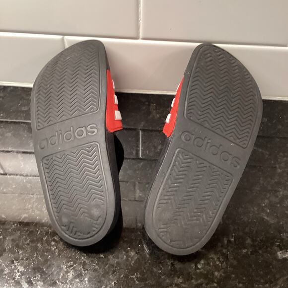 Adidas Kids' Adilette Shower Slip on Slides Casual Summer Red White Size 12 - Picture 9 of 10